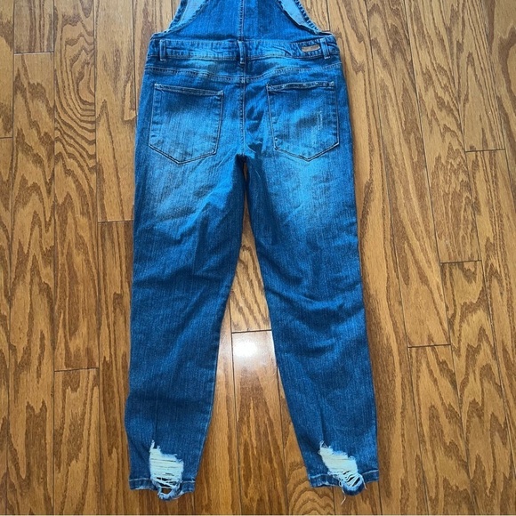 Almost Famous Medium Wash Distressed Skinny Denim Overalls Size 5 - Picture 11 of 13